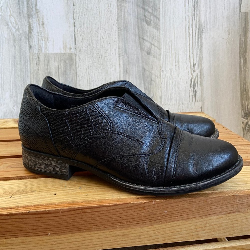 Earth Size 7.5 Blythe Black Leather Floral Embossed Slip On Oxford Loafers